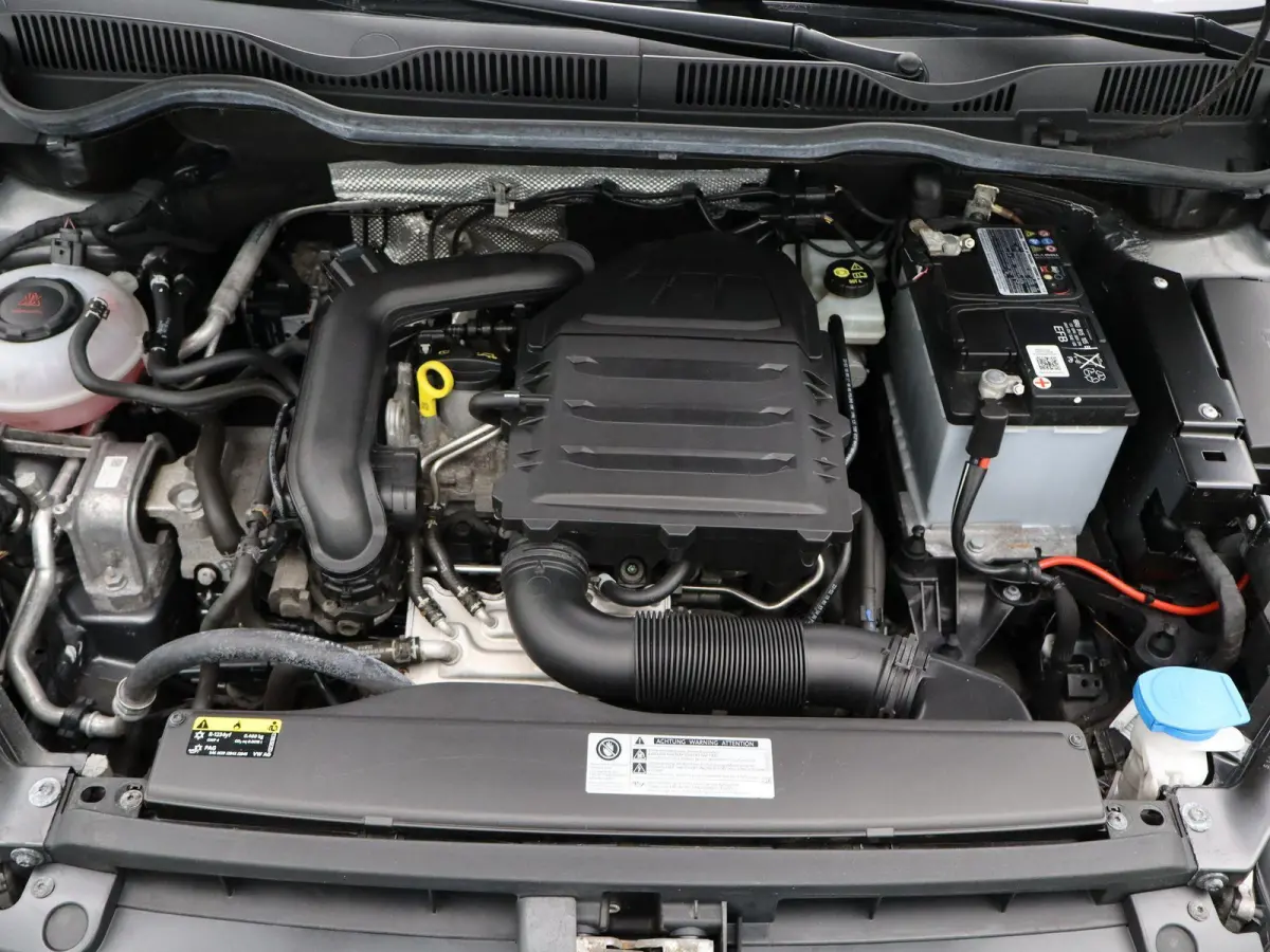 1.0 TSI Highline Edition | Navigatie | Stoelverwarming | Climate Control | Lichtmetalen Velgen |