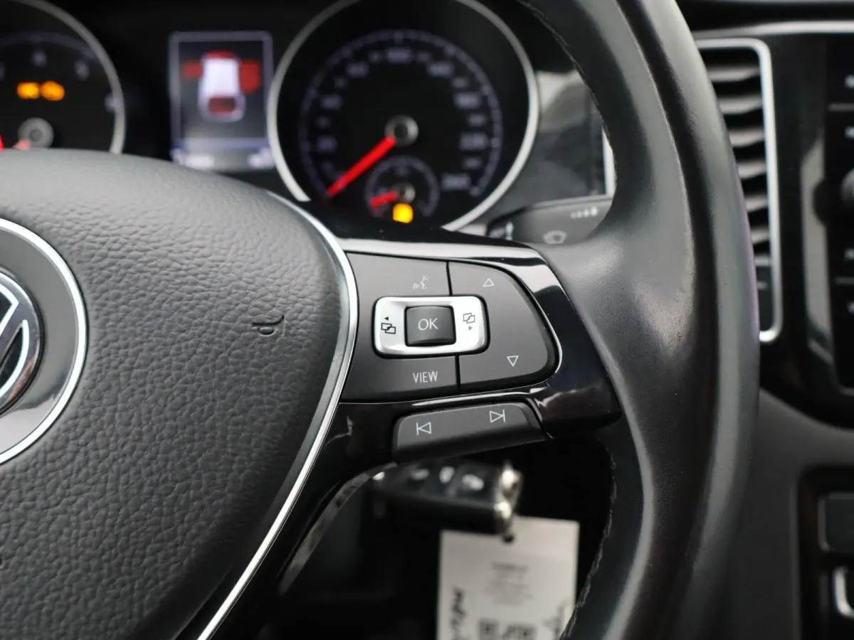 1.0 TSI Highline Edition | Navigatie | Stoelverwarming | Climate Control | Lichtmetalen Velgen |