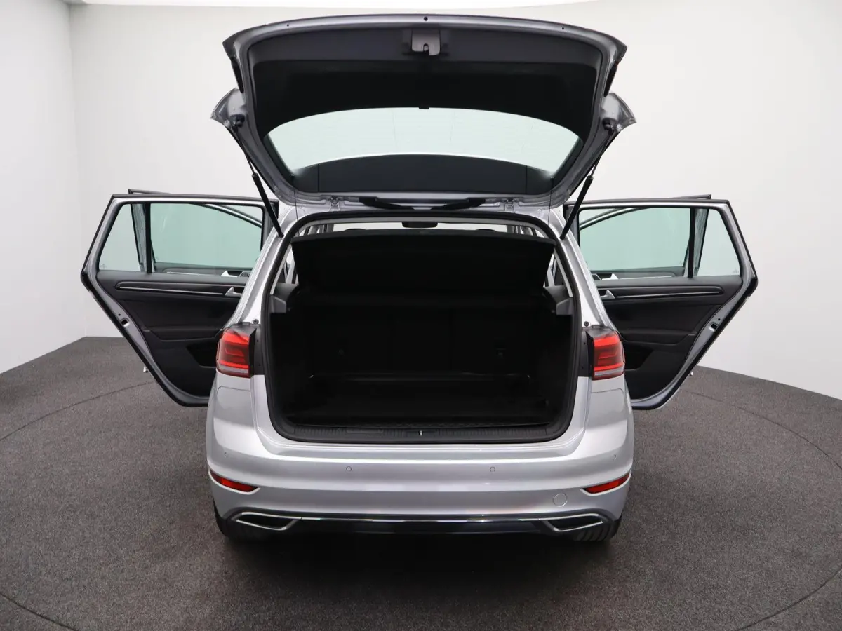 1.0 TSI Highline Edition | Navigatie | Stoelverwarming | Climate Control | Lichtmetalen Velgen |