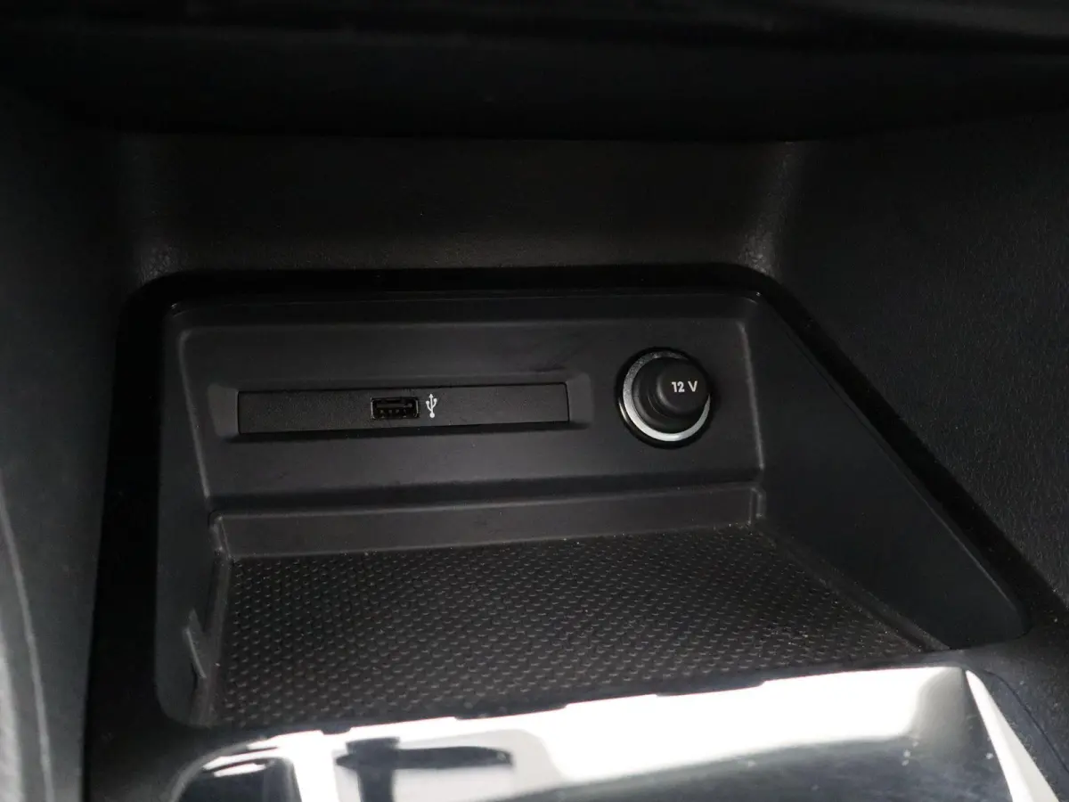 1.0 TSI Highline Edition | Navigatie | Stoelverwarming | Climate Control | Lichtmetalen Velgen |