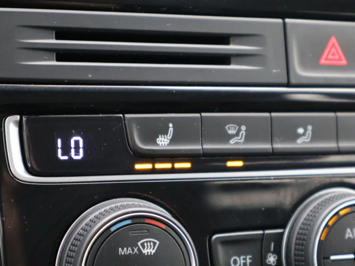 1.0 TSI Highline Edition | Navigatie | Stoelverwarming | Climate Control | Lichtmetalen Velgen |