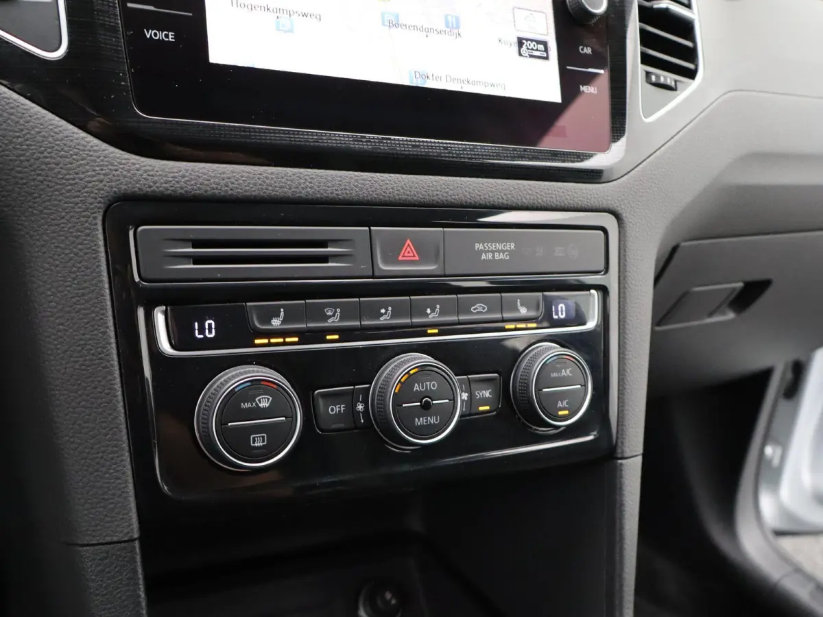 1.0 TSI Highline Edition | Navigatie | Stoelverwarming | Climate Control | Lichtmetalen Velgen |