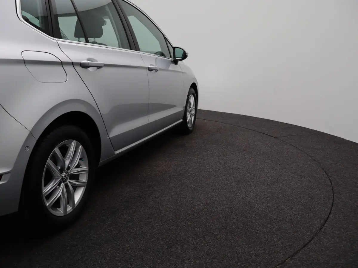 1.0 TSI Highline Edition | Navigatie | Stoelverwarming | Climate Control | Lichtmetalen Velgen |