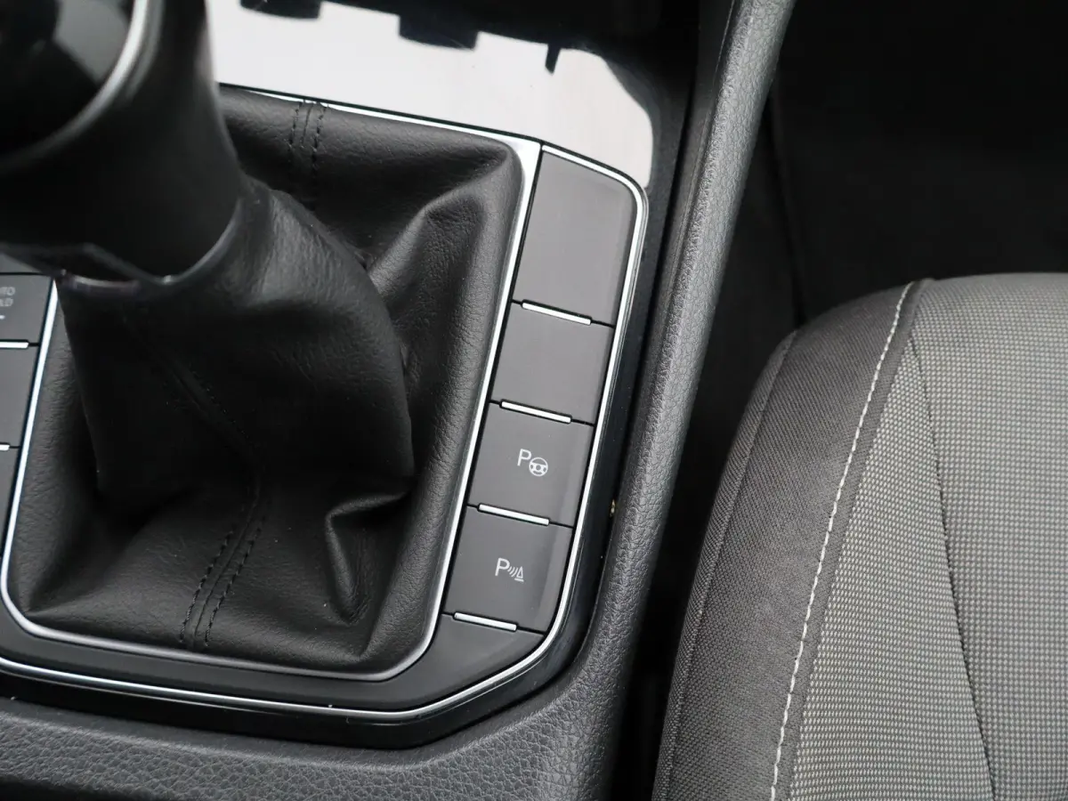 1.0 TSI Highline Edition | Navigatie | Stoelverwarming | Climate Control | Lichtmetalen Velgen |
