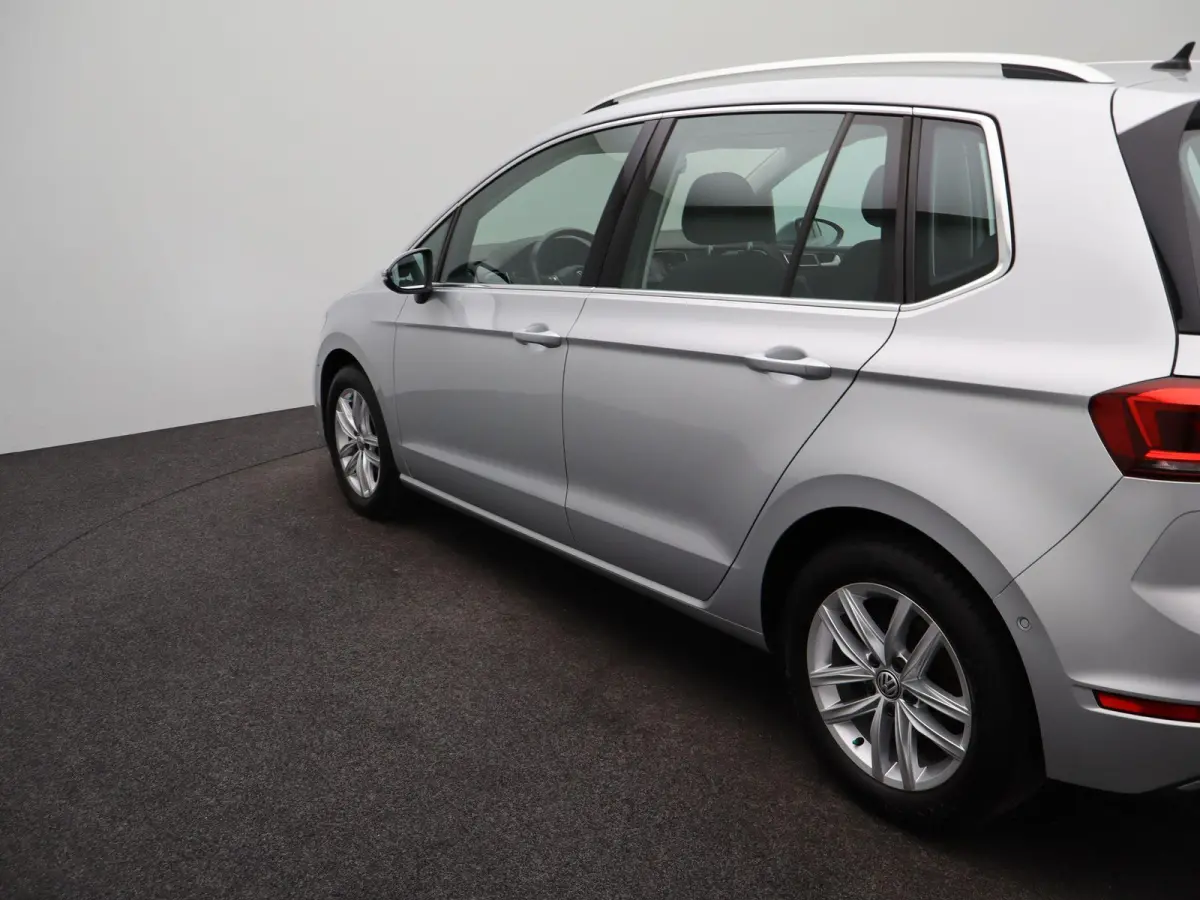 1.0 TSI Highline Edition | Navigatie | Stoelverwarming | Climate Control | Lichtmetalen Velgen |