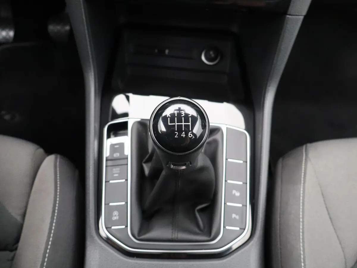 1.0 TSI Highline Edition | Navigatie | Stoelverwarming | Climate Control | Lichtmetalen Velgen |