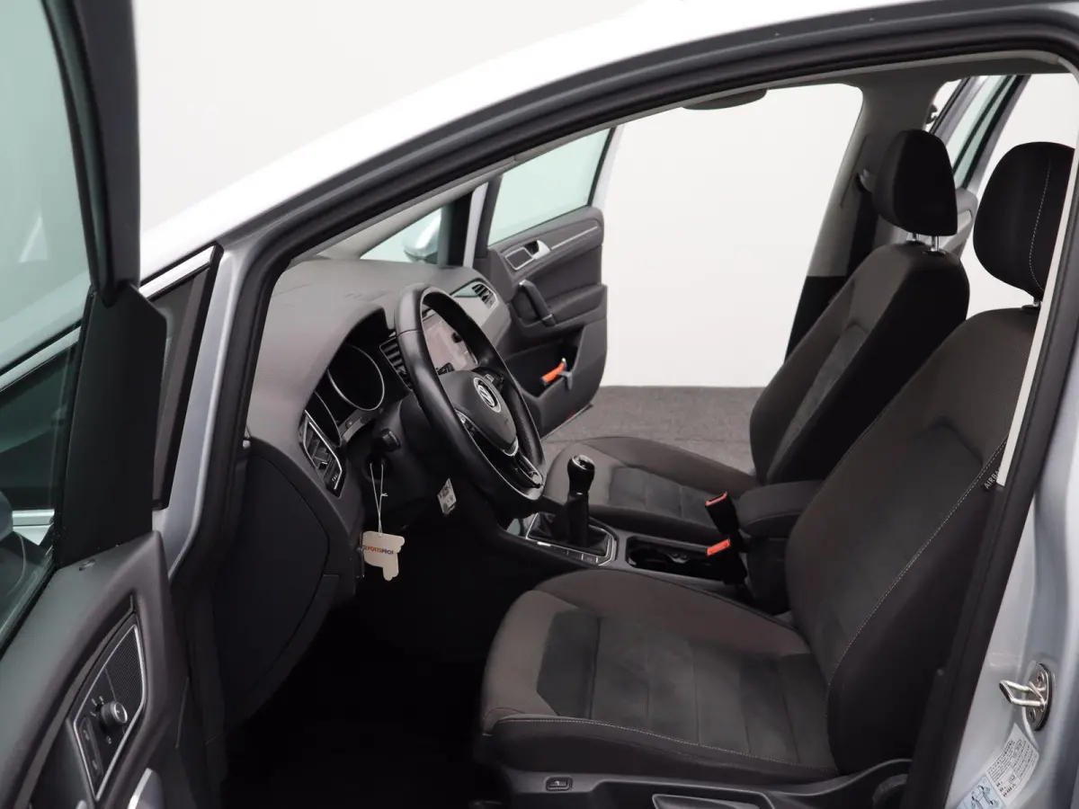 1.0 TSI Highline Edition | Navigatie | Stoelverwarming | Climate Control | Lichtmetalen Velgen |