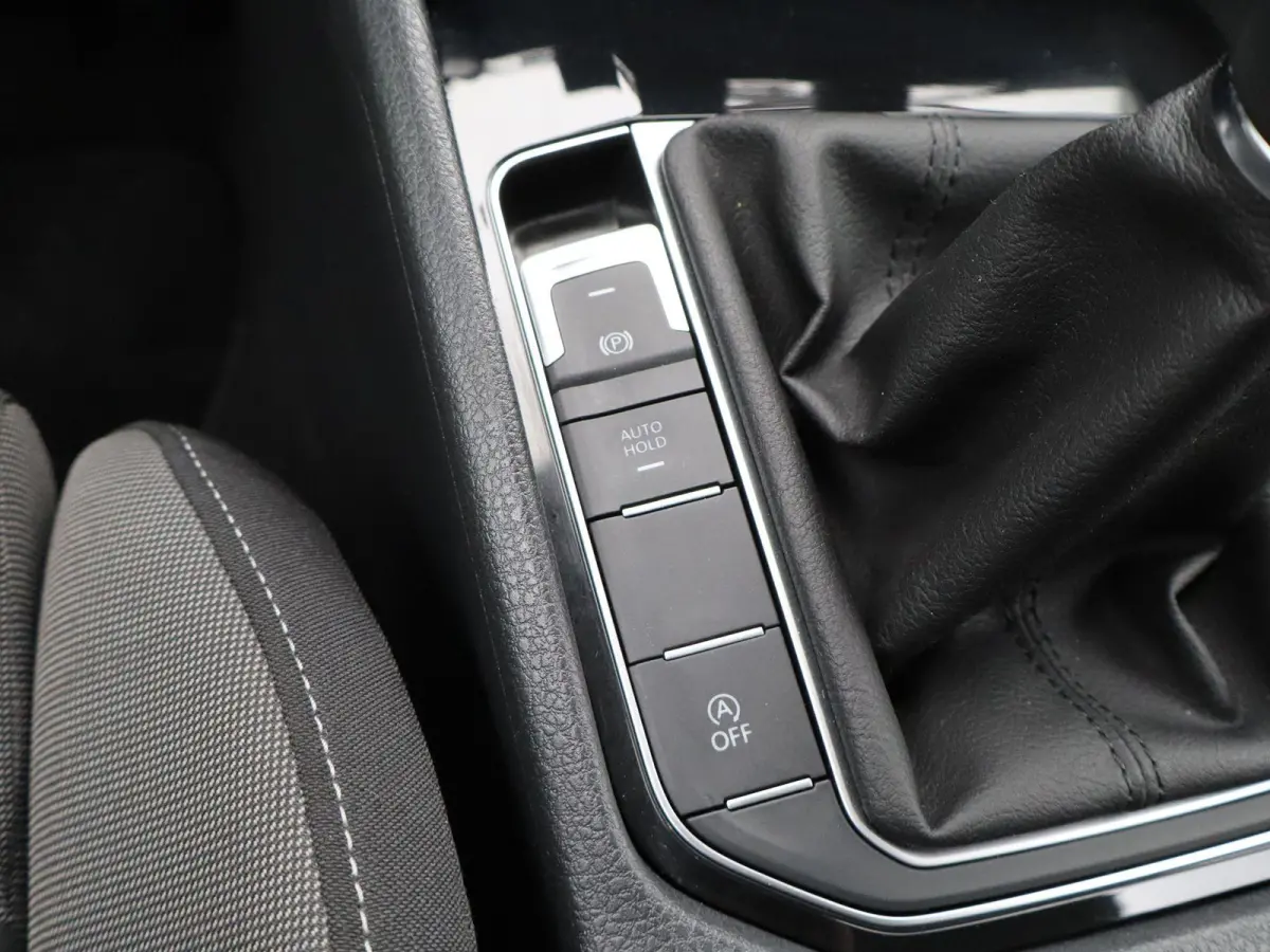 1.0 TSI Highline Edition | Navigatie | Stoelverwarming | Climate Control | Lichtmetalen Velgen |