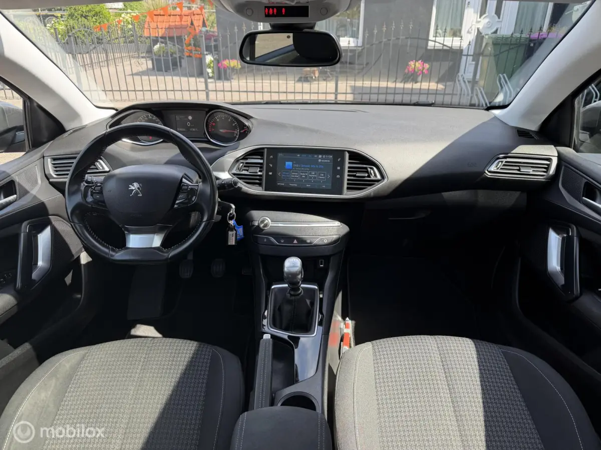 1.2 BL EXE Clima Pano Carplay Trekhaak
