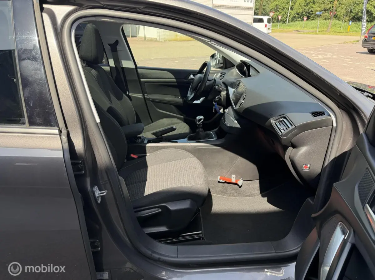 1.2 BL EXE Clima Pano Carplay Trekhaak