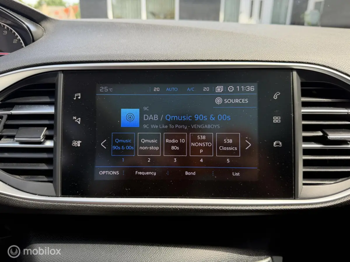 1.2 BL EXE Clima Pano Carplay Trekhaak