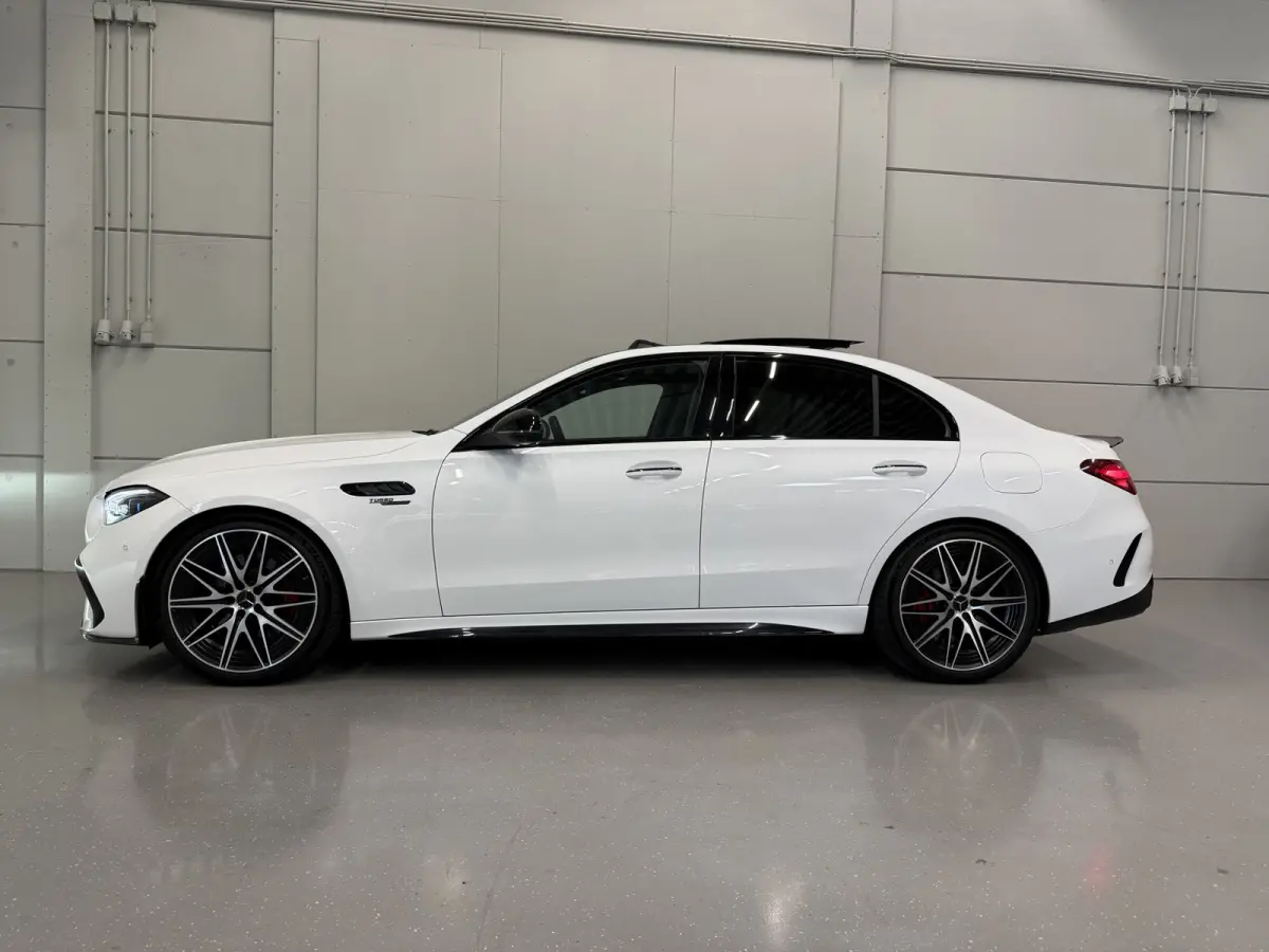 AMG 63 S E Performance PANO/TREKHAAK/BURMESTER/ACHTERAS-BESTURING/VENTILATIE+MEMORY/360CAMERA/20"AMG/LASER/ACC/OPALITHWEISS METALLIC/AUTO VERKEERT IN ABSOLUTE NIEUWSTAAT/BTW-AUTO