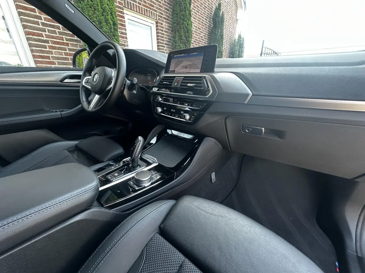 xDrive20i Org NL 1ste eigenaar M Sport