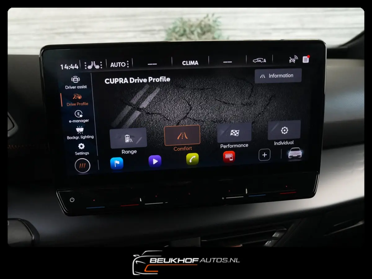 Business One 62 kWh Carplay 20'' Velgen Soh92%