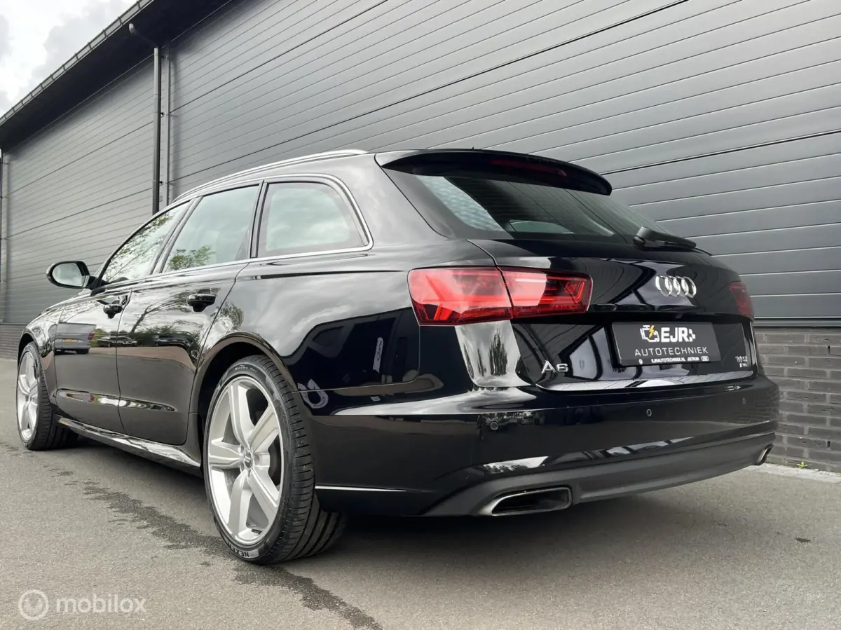 1.8 TFSI ultra Sport Edition CARPLAY*CLIMA*HAAK*CRUISE*CAMERA*PDC