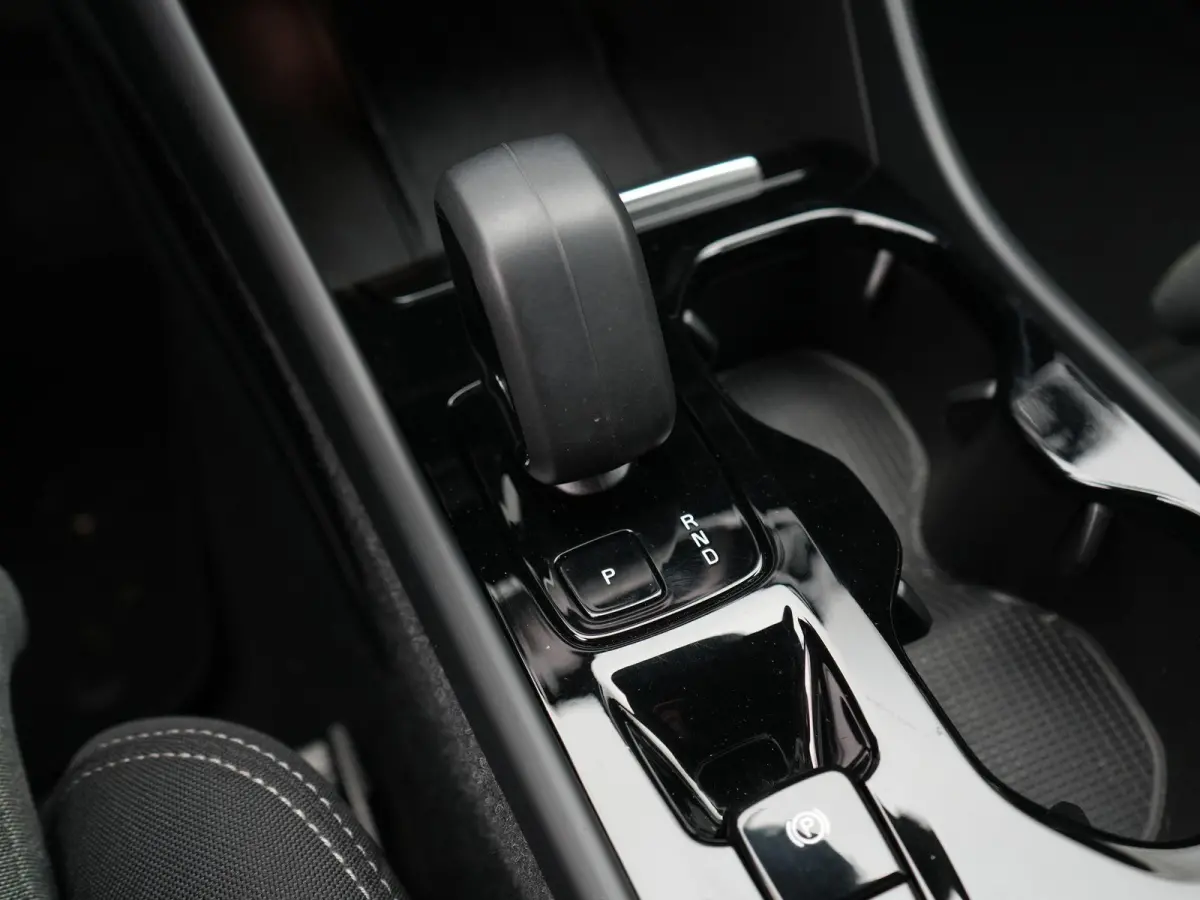 1.5 T5 plus Bright AUTOMAAT | HARMAN KARDON | CAMERA | CRUISE | CLIMA | STOEL & STUURVERWARMING | DAB | NAVIGATIE | APPLE CARPLAY | 12 MAANDEN BOVAG GARANTIE |