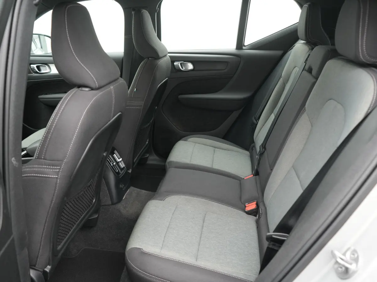 1.5 T5 plus Bright AUTOMAAT | HARMAN KARDON | CAMERA | CRUISE | CLIMA | STOEL & STUURVERWARMING | DAB | NAVIGATIE | APPLE CARPLAY | 12 MAANDEN BOVAG GARANTIE |