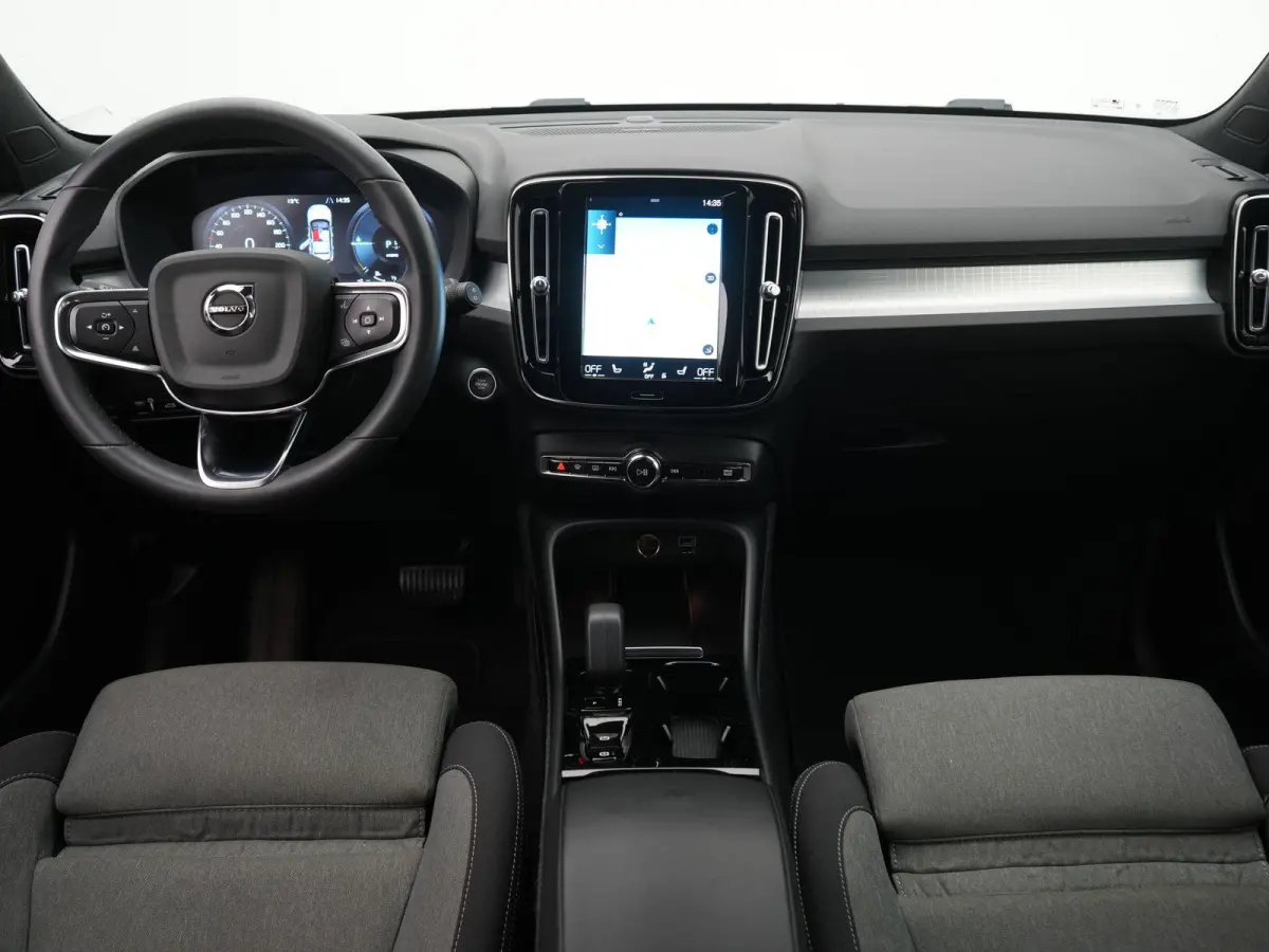 1.5 T5 plus Bright AUTOMAAT | HARMAN KARDON | CAMERA | CRUISE | CLIMA | STOEL & STUURVERWARMING | DAB | NAVIGATIE | APPLE CARPLAY | 12 MAANDEN BOVAG GARANTIE |