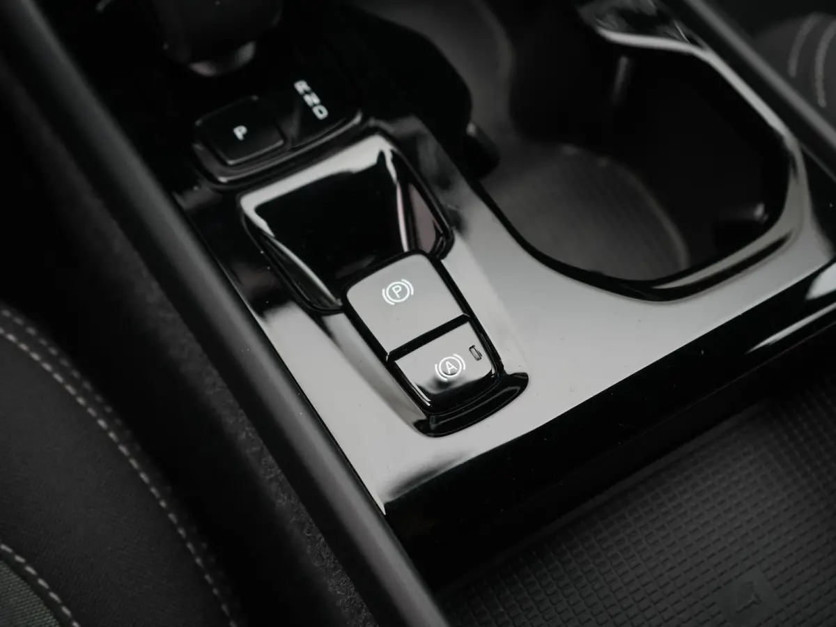 1.5 T5 plus Bright AUTOMAAT | HARMAN KARDON | CAMERA | CRUISE | CLIMA | STOEL & STUURVERWARMING | DAB | NAVIGATIE | APPLE CARPLAY | 12 MAANDEN BOVAG GARANTIE |