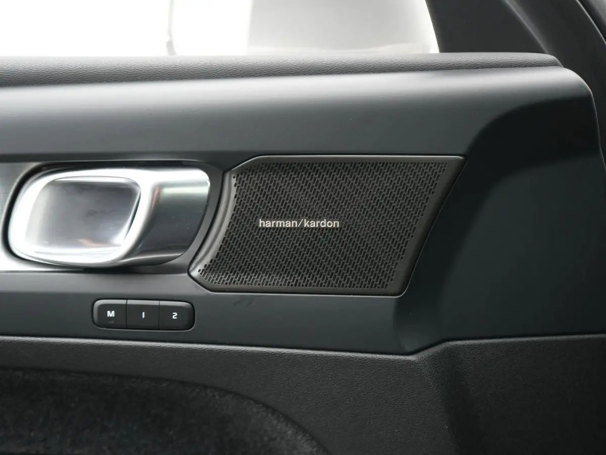 1.5 T5 plus Bright AUTOMAAT | HARMAN KARDON | CAMERA | CRUISE | CLIMA | STOEL & STUURVERWARMING | DAB | NAVIGATIE | APPLE CARPLAY | 12 MAANDEN BOVAG GARANTIE |