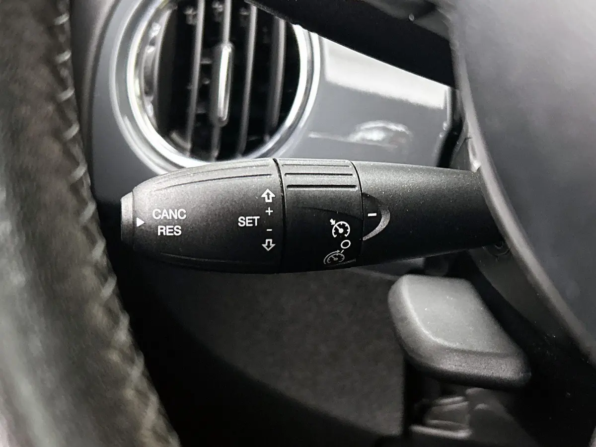 1.2 Lounge | Airconditioning | Panoramadak | Bluetooth | Lichtmetalen Velgen |