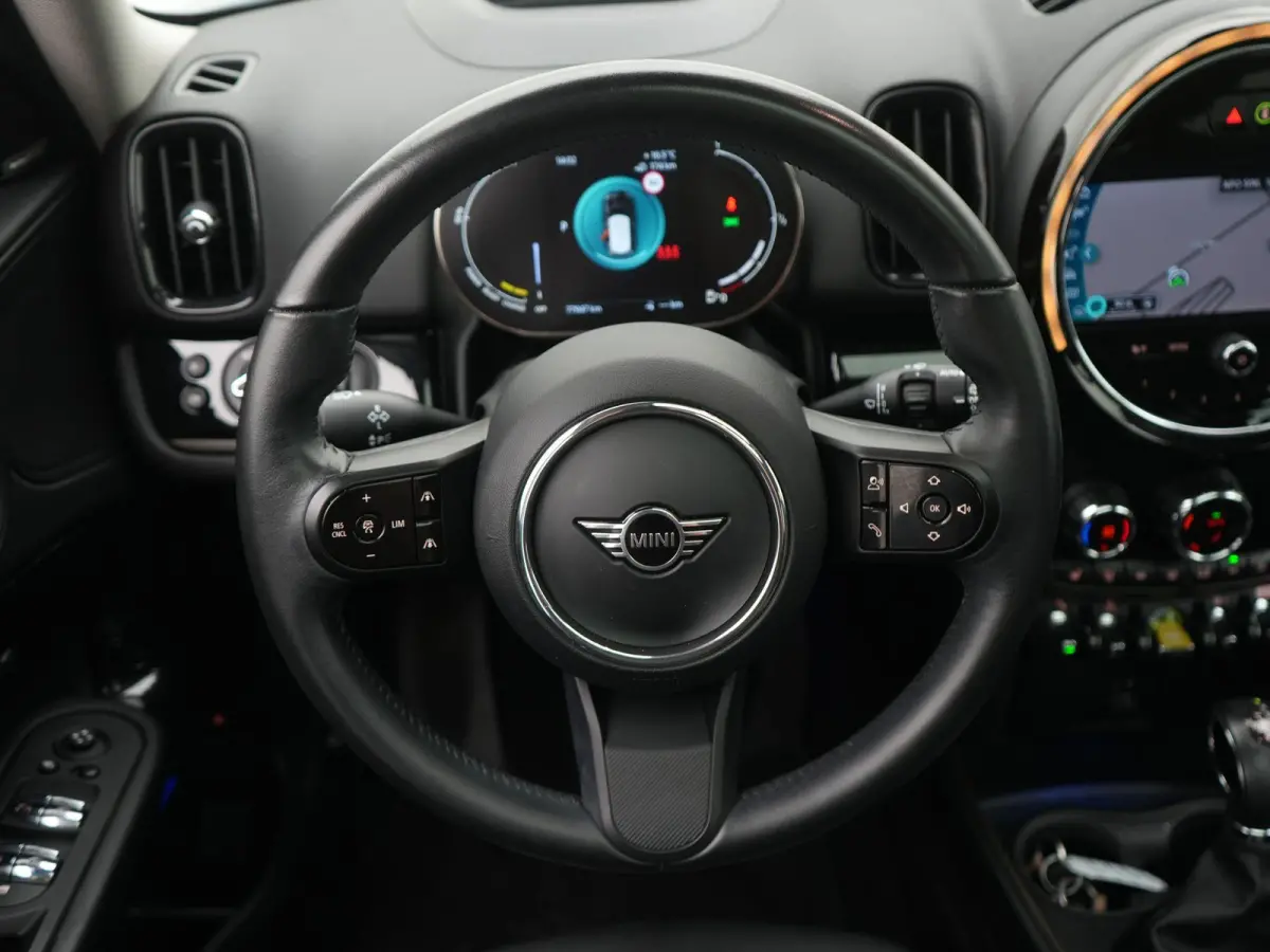 1.5 Cooper ALL4 Chili | PANORAMADAK | STOELVERWARMING | LEDER | NAVIGATIE | CAMERA