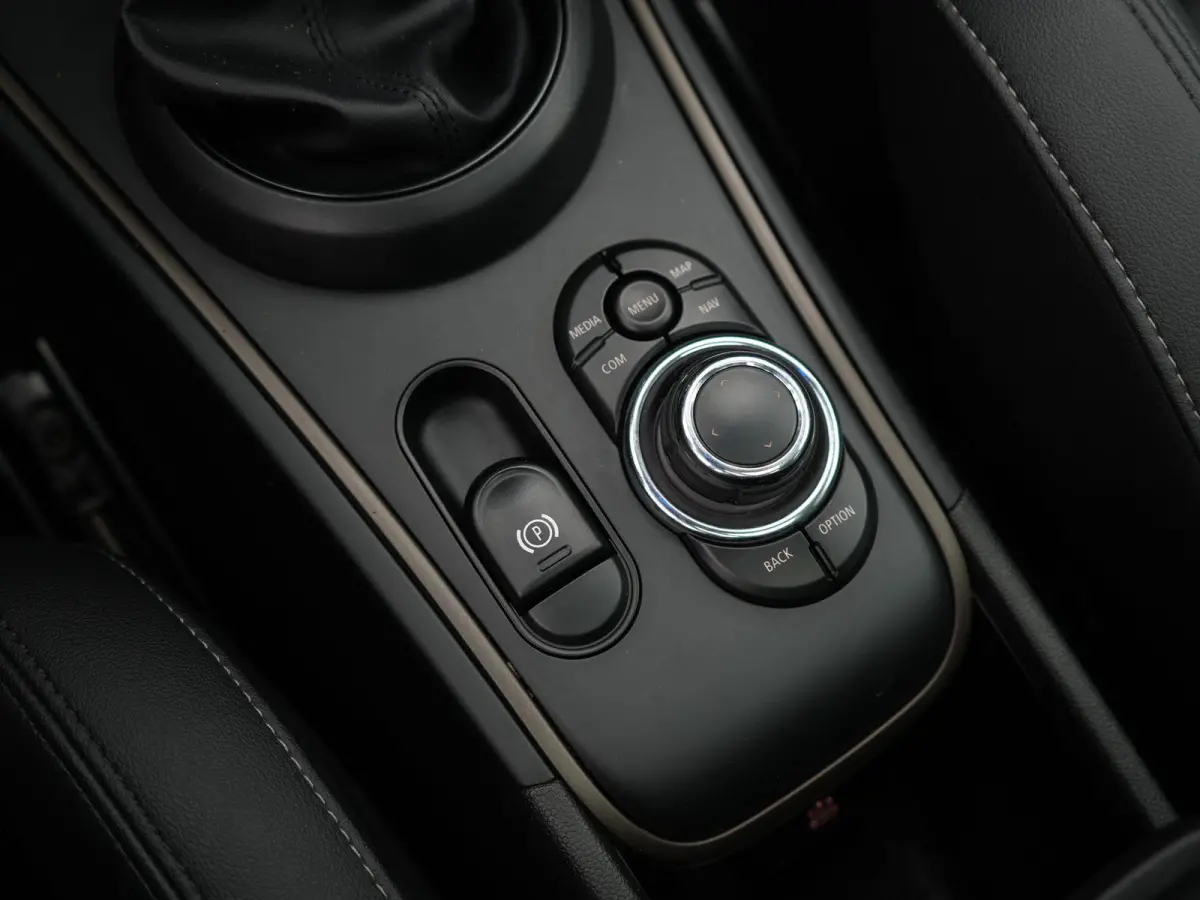 1.5 Cooper ALL4 Chili | PANORAMADAK | STOELVERWARMING | LEDER | NAVIGATIE | CAMERA
