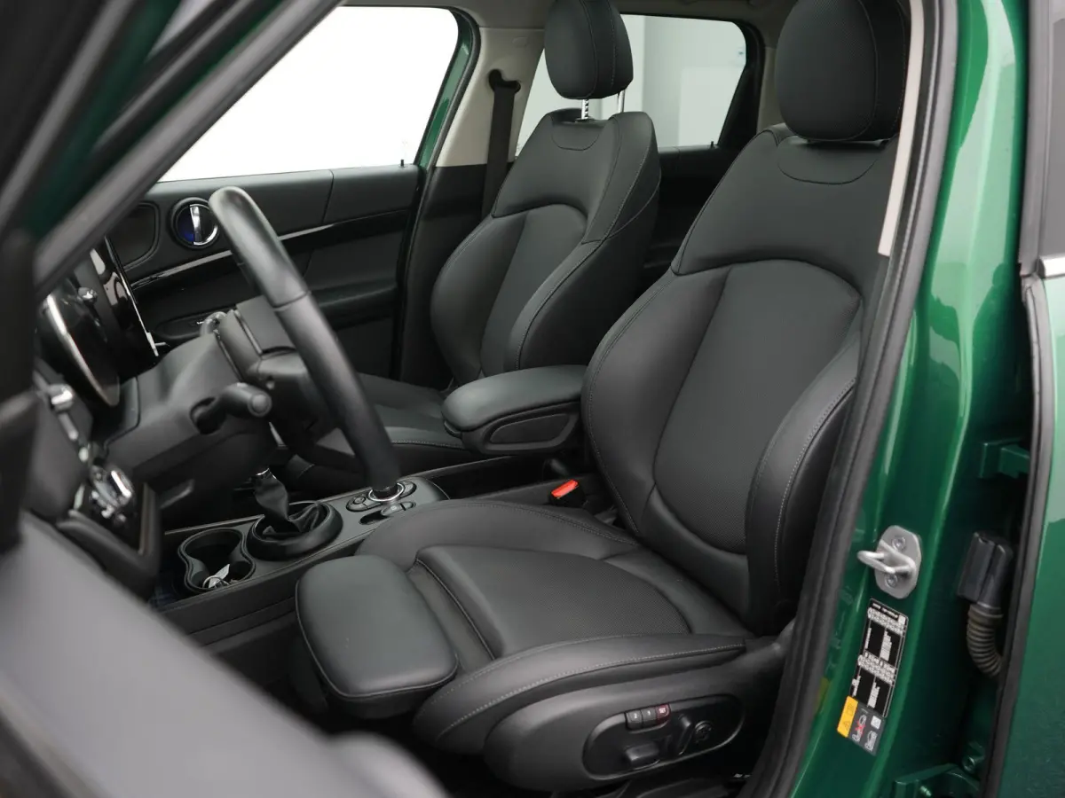 1.5 Cooper ALL4 Chili | PANORAMADAK | STOELVERWARMING | LEDER | NAVIGATIE | CAMERA