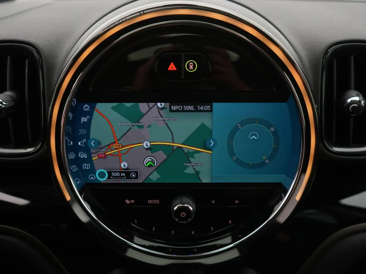 1.5 Cooper ALL4 Chili | PANORAMADAK | STOELVERWARMING | LEDER | NAVIGATIE | CAMERA