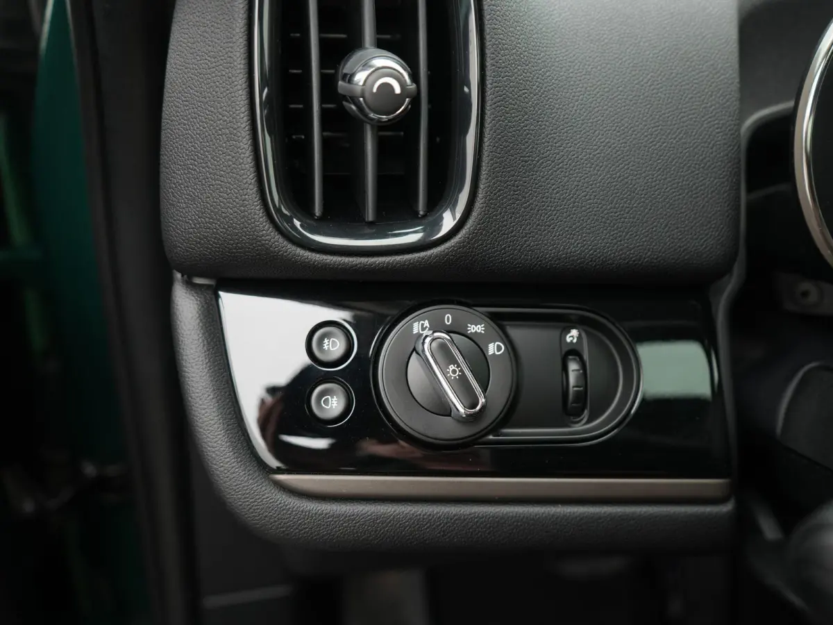1.5 Cooper ALL4 Chili | PANORAMADAK | STOELVERWARMING | LEDER | NAVIGATIE | CAMERA