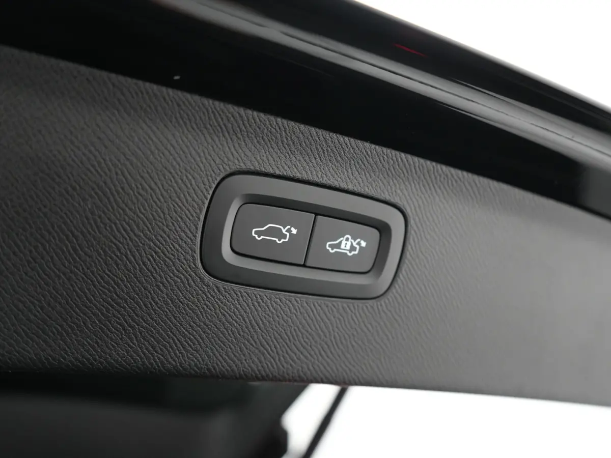 T8 Recharge AWD Longe Range Inscription | Long Range | 360° Camera | Harman/Kardon | Panoramadak | Trekhaak | Full LED | Adaptive Cruise | BLIS