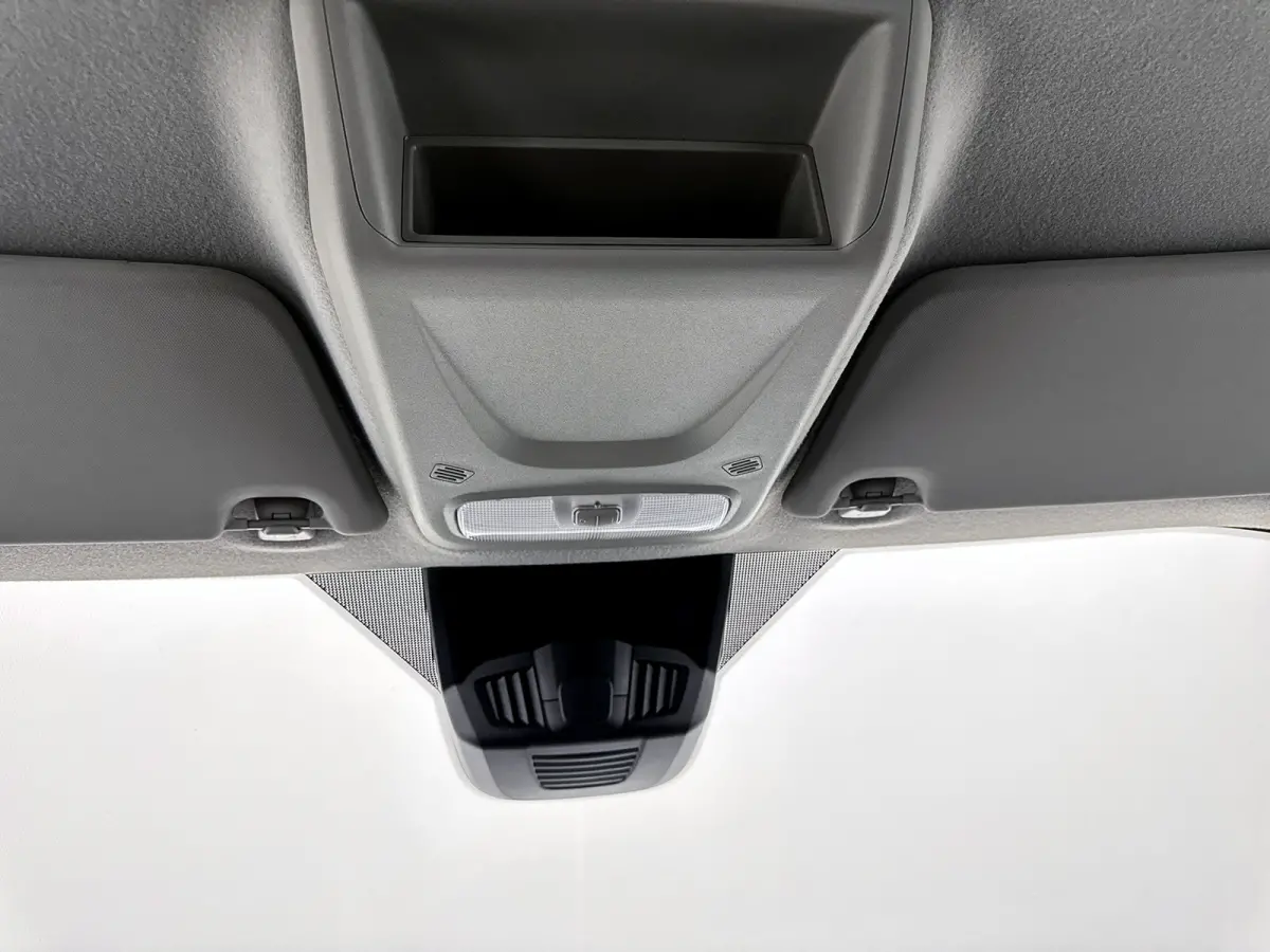 320 2.0 TDCI L2H1 Limited DC 130pk Automaat Navigatie Dubbele cabine Stoelverwarming Trekhaak Cruise control Airco Euro 6