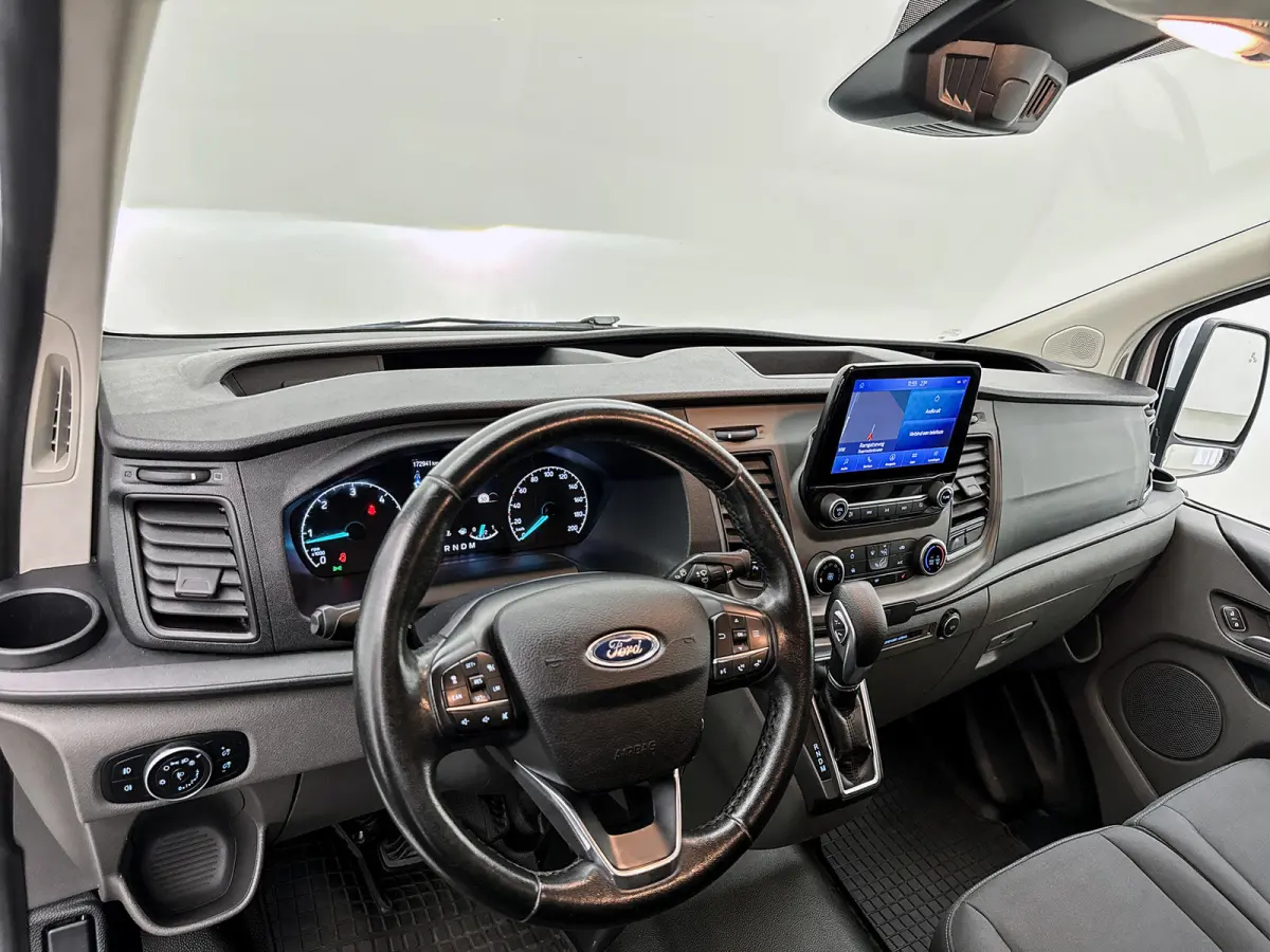 320 2.0 TDCI L2H1 Limited DC 130pk Automaat Navigatie Dubbele cabine Stoelverwarming Trekhaak Cruise control Airco Euro 6
