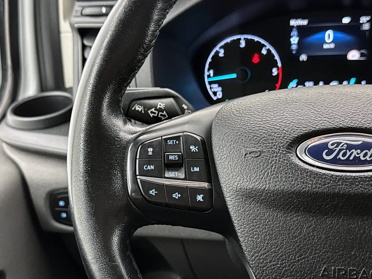 320 2.0 TDCI L2H1 Limited DC 130pk Automaat Navigatie Dubbele cabine Stoelverwarming Trekhaak Cruise control Airco Euro 6