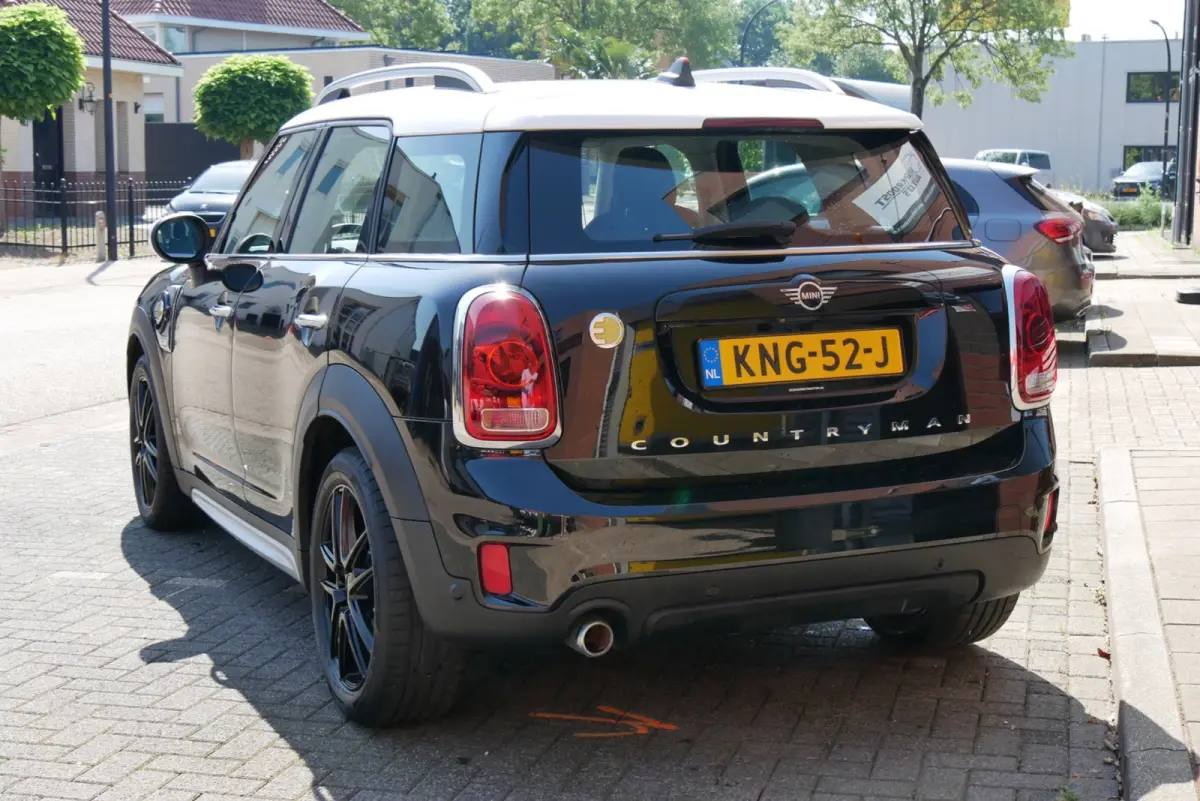 1.5 Cooper ALL4 Chili sportstoelen. camera.