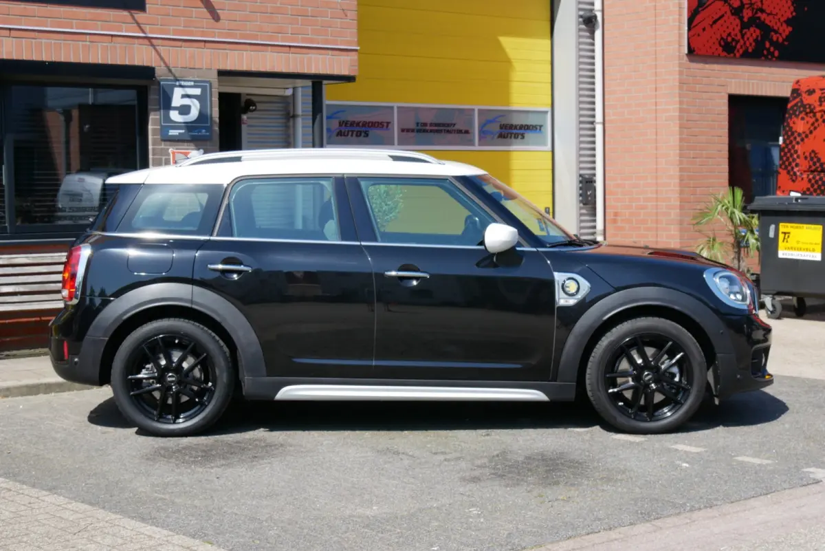 1.5 Cooper ALL4 Chili sportstoelen. camera.