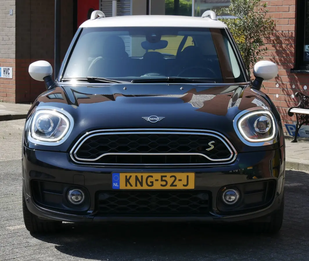 1.5 Cooper ALL4 Chili sportstoelen. camera.