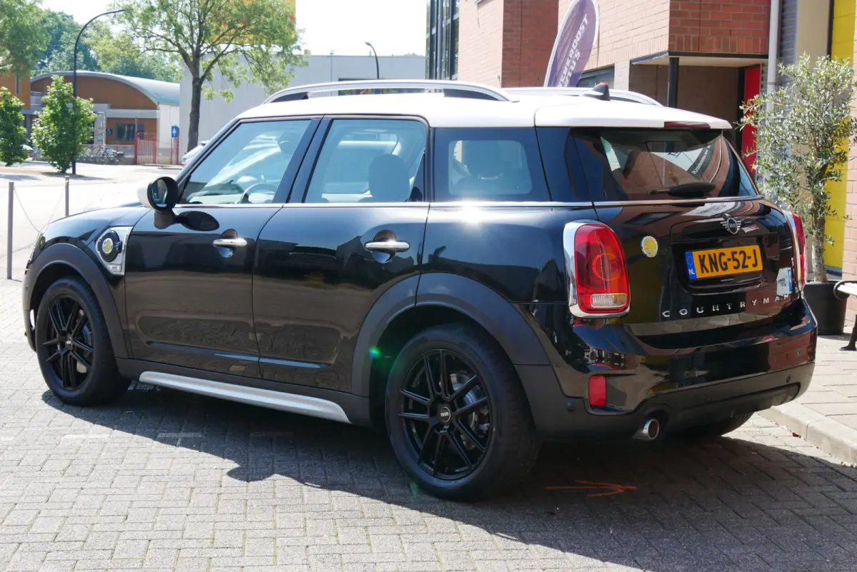 1.5 Cooper ALL4 Chili sportstoelen. camera.