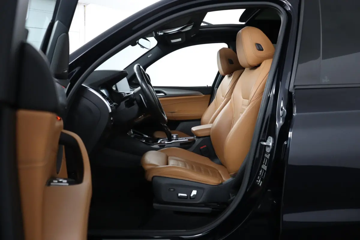 xDrive20i High Executive Edition M-Sportpakket | Panorama dak | Lederen bekleding | Driving Assistant Plus | Harman/Kardon