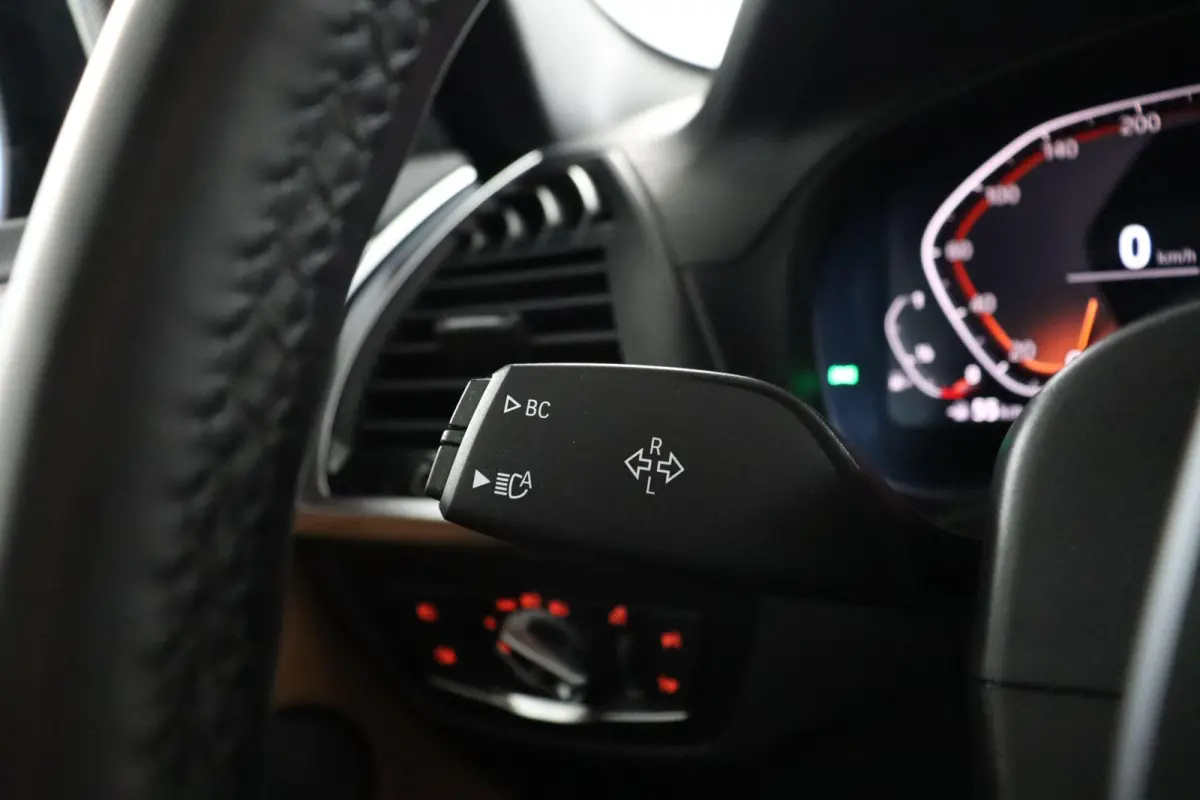 xDrive20i High Executive Edition M-Sportpakket | Panorama dak | Lederen bekleding | Driving Assistant Plus | Harman/Kardon