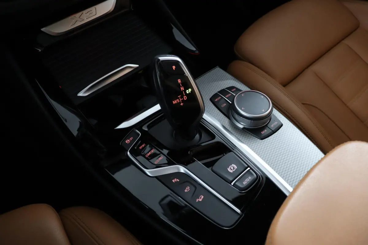 xDrive20i High Executive Edition M-Sportpakket | Panorama dak | Lederen bekleding | Driving Assistant Plus | Harman/Kardon