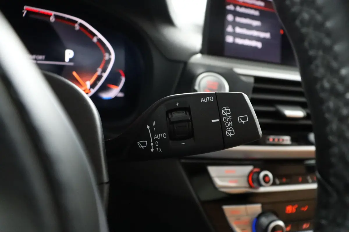 xDrive20i High Executive Edition M-Sportpakket | Panorama dak | Lederen bekleding | Driving Assistant Plus | Harman/Kardon