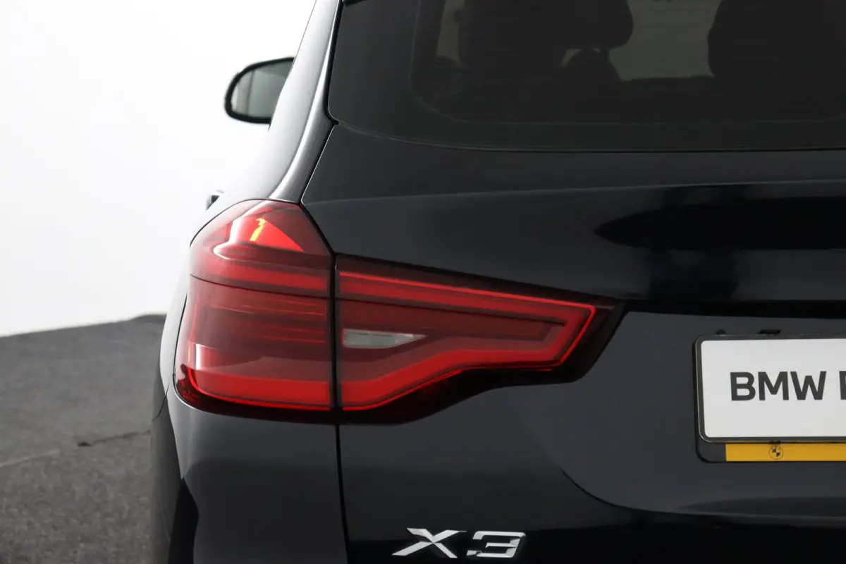 xDrive20i High Executive Edition M-Sportpakket | Panorama dak | Lederen bekleding | Driving Assistant Plus | Harman/Kardon