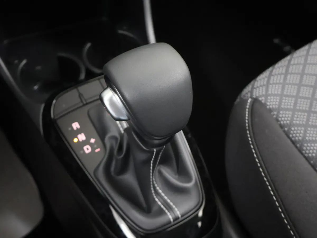 1.0 GDi DynamicLine AMT | Airconditioning | Cruise control | Navigatie | Rijstrookvolgassistentie | Achteruitrijcamera |