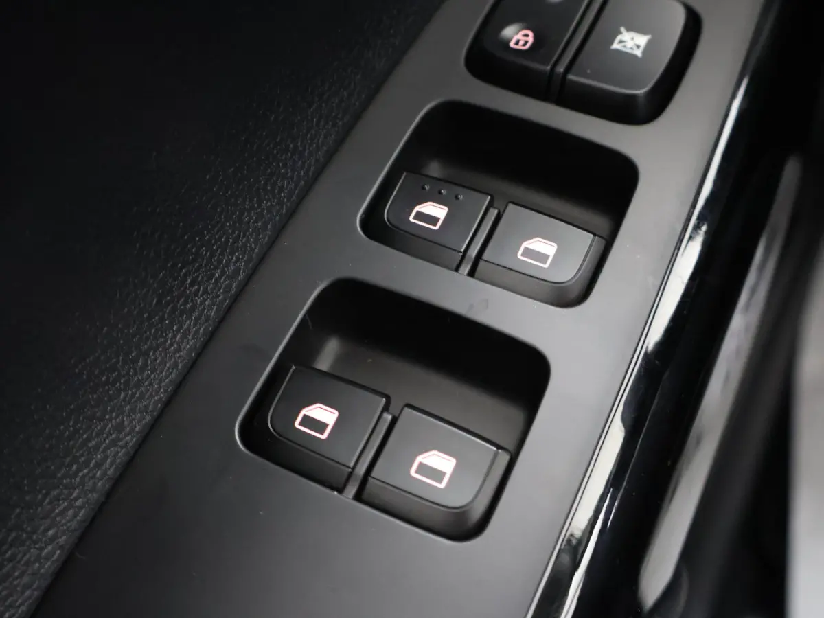 1.0 GDi DynamicLine AMT | Airconditioning | Cruise control | Navigatie | Rijstrookvolgassistentie | Achteruitrijcamera |