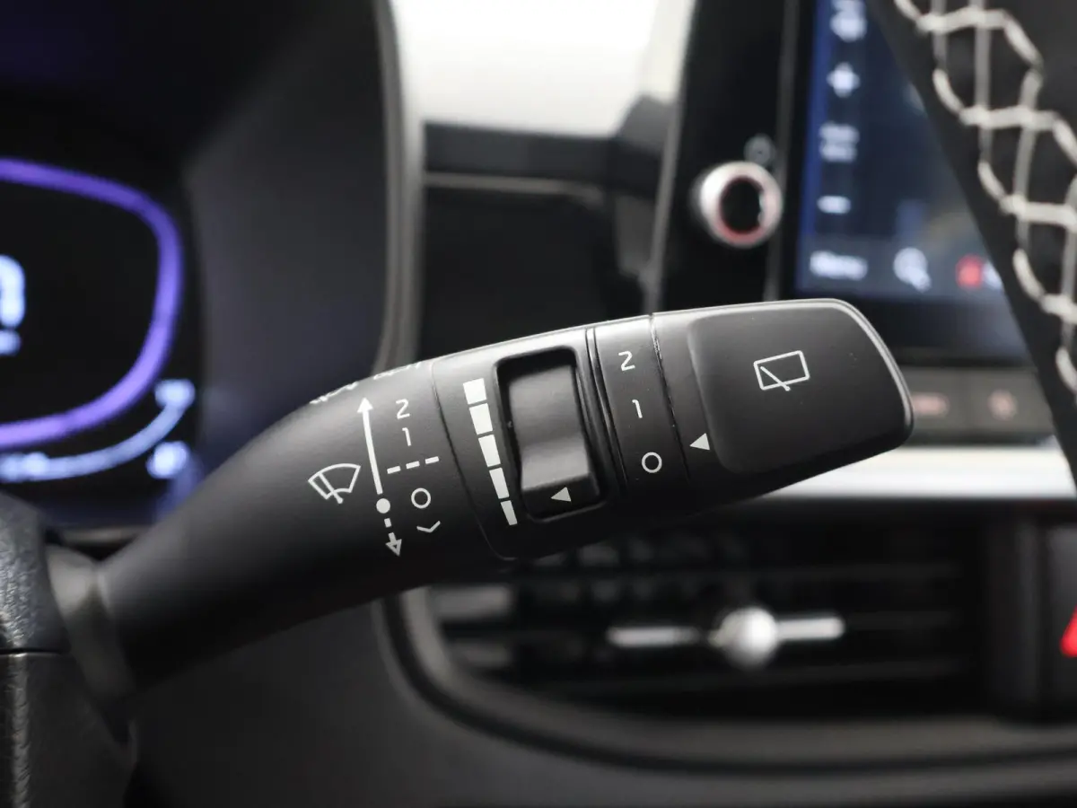 1.0 GDi DynamicLine AMT | Airconditioning | Cruise control | Navigatie | Rijstrookvolgassistentie | Achteruitrijcamera |