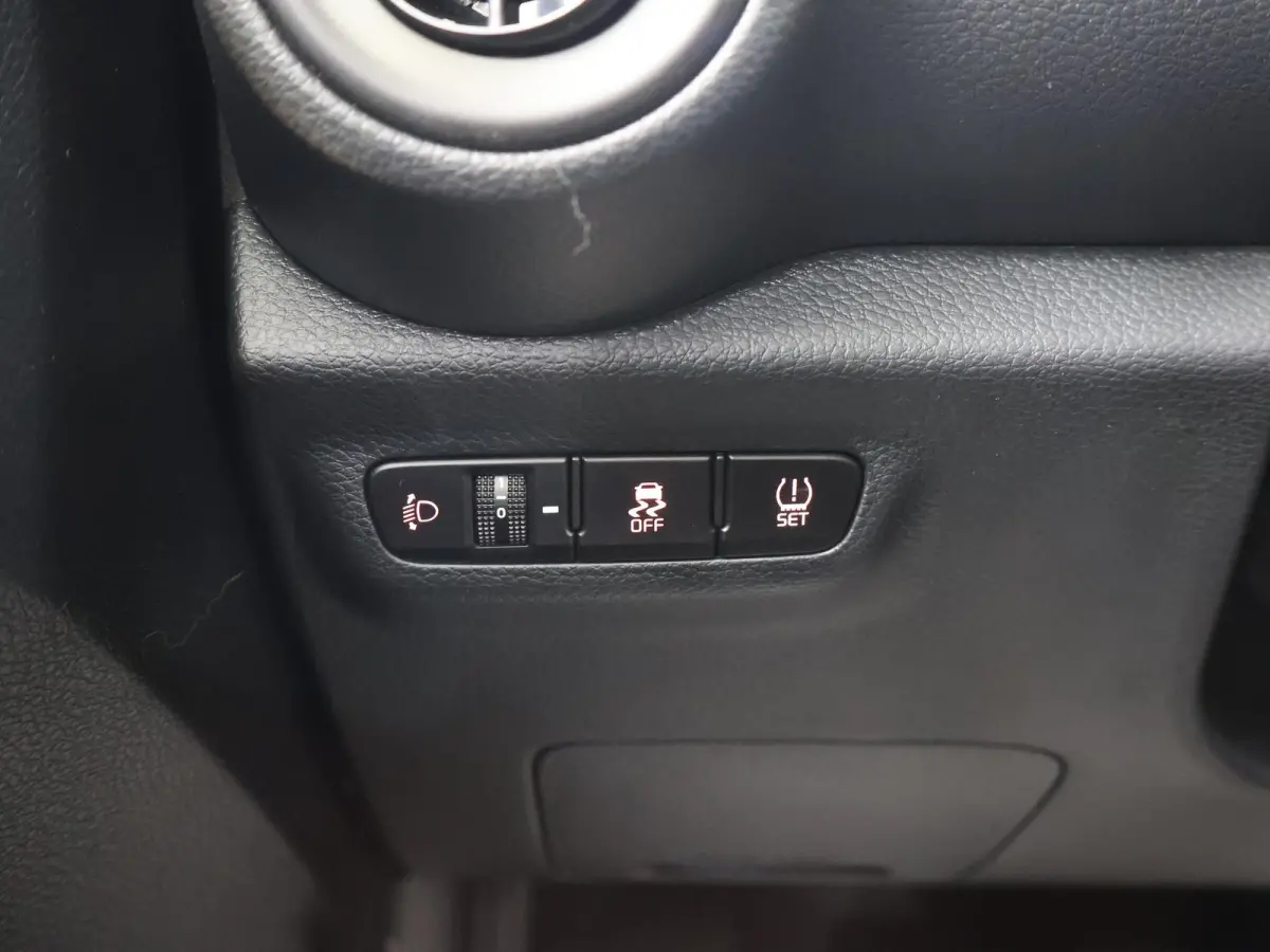 1.0 GDi DynamicLine AMT | Airconditioning | Cruise control | Navigatie | Rijstrookvolgassistentie | Achteruitrijcamera |