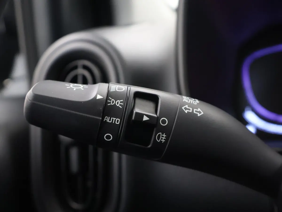 1.0 GDi DynamicLine AMT | Airconditioning | Cruise control | Navigatie | Rijstrookvolgassistentie | Achteruitrijcamera |