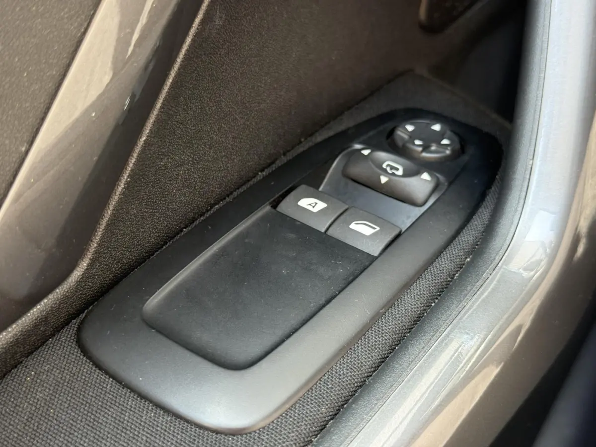 1.2 PureTech Blue Lion 2e Eigenaar|Navi|Airco|Carplay|Cruise|PDC|N.A.P|APK tot 04-2027