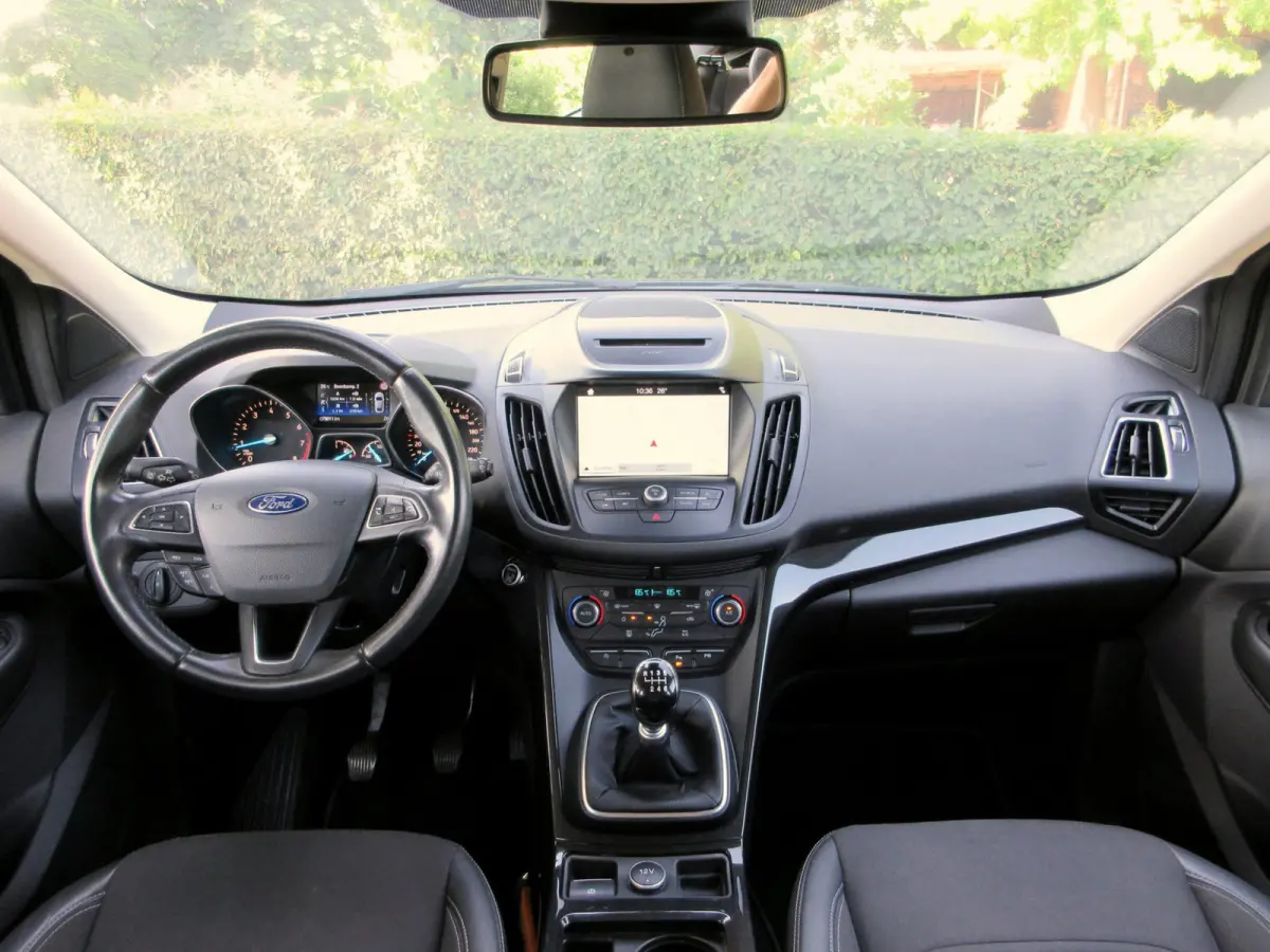 1.5 Titanium * Navi * Camera * Trekhaak *